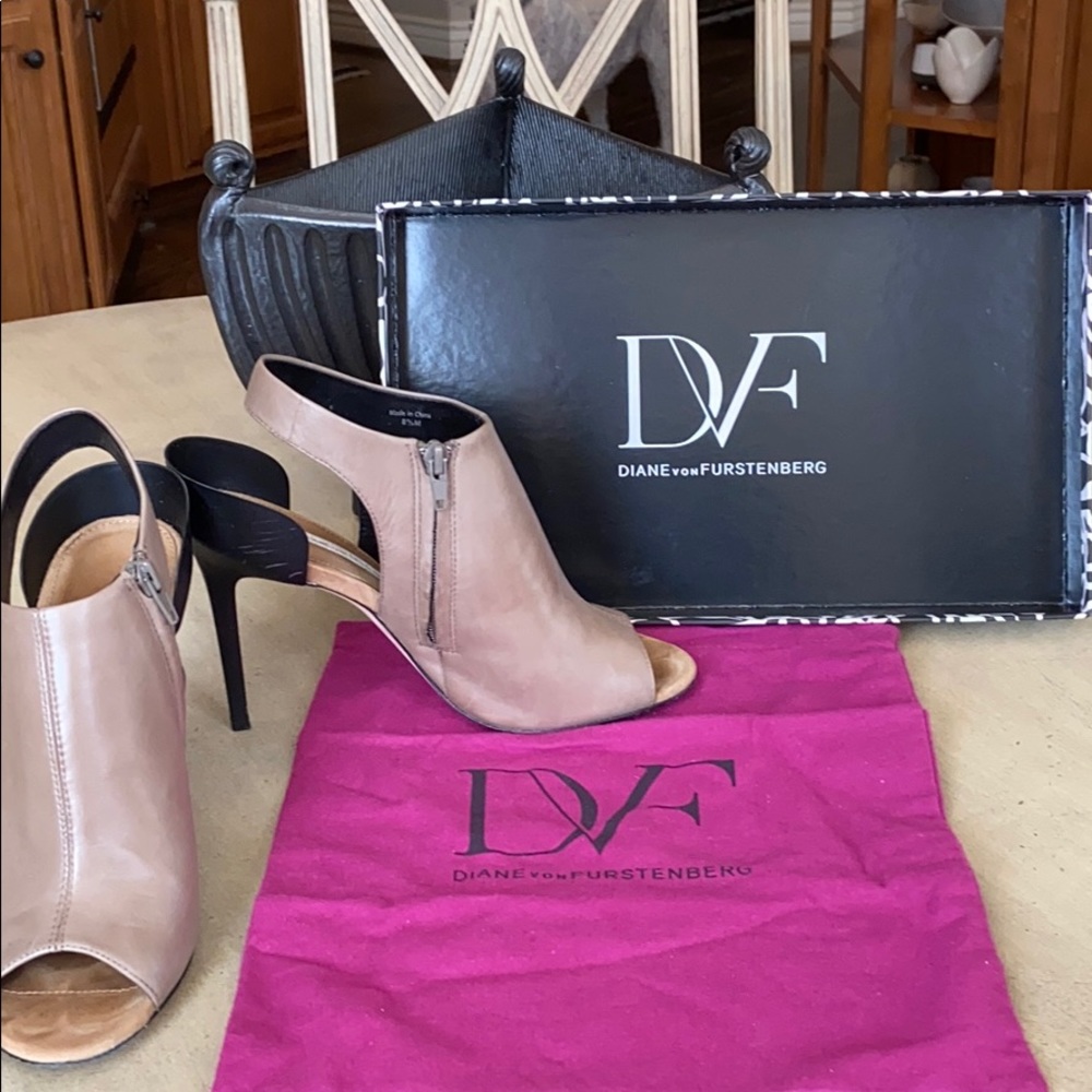 DIANE VON FURSTENBERG Sling-Back Heels
